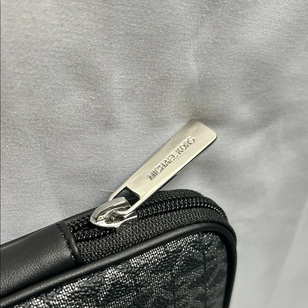 Michael Kors Kali Black Jet Set Ipad/Tablet Top Zip Padded Storage Travel Case
